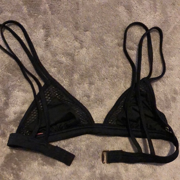 Victoria’s Secret Black Triangle bikini top, size XS - Picture 3 of 3